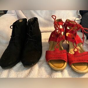 Black Dr Scholls and Red Women's Earth wedges Shoes bundle
